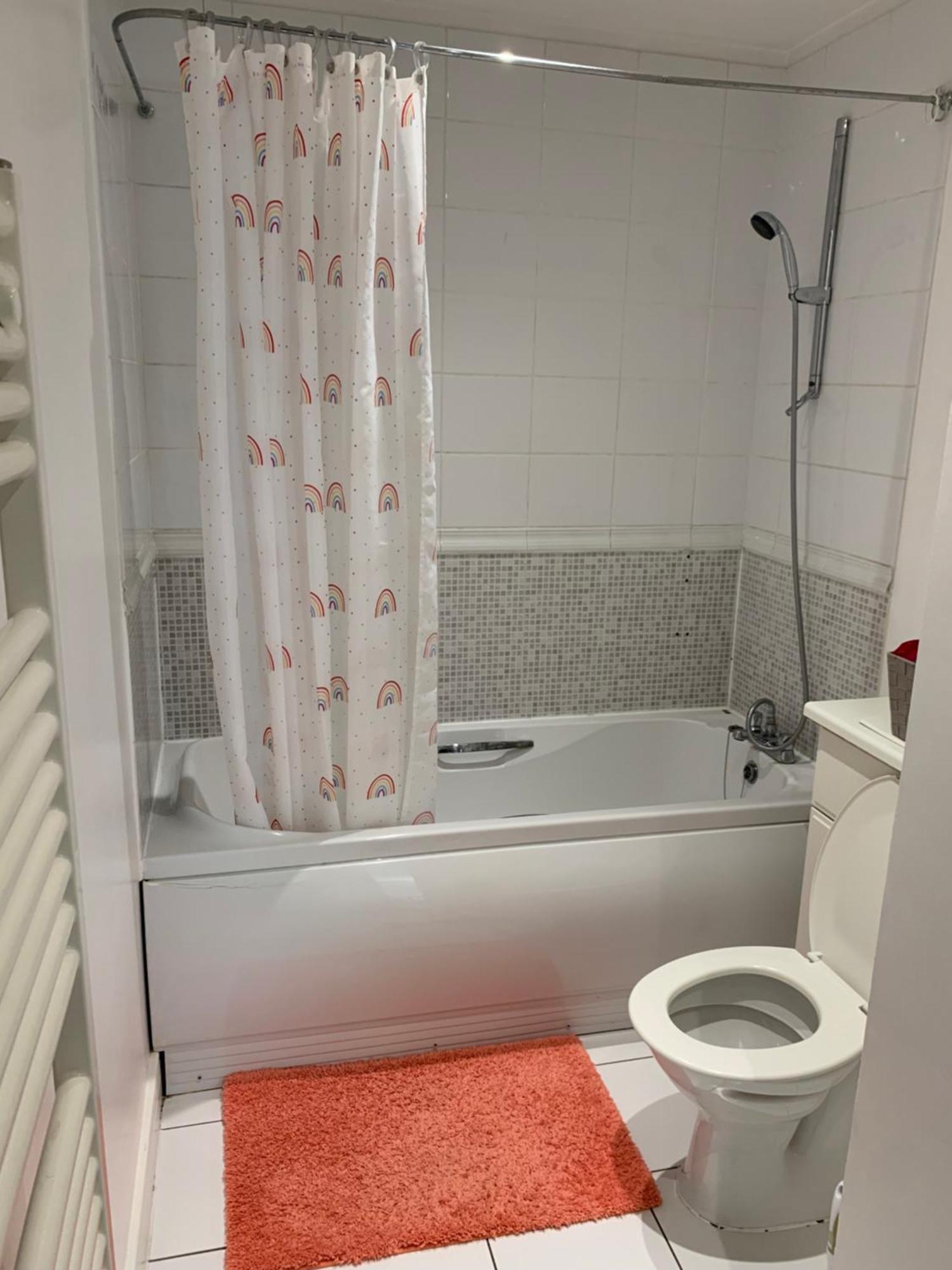 Room In Stratford With Private Bathroom And Parking 伦敦 外观 照片